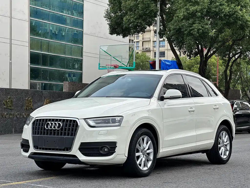 Audi Q3 40 TFSI quattro Luxury