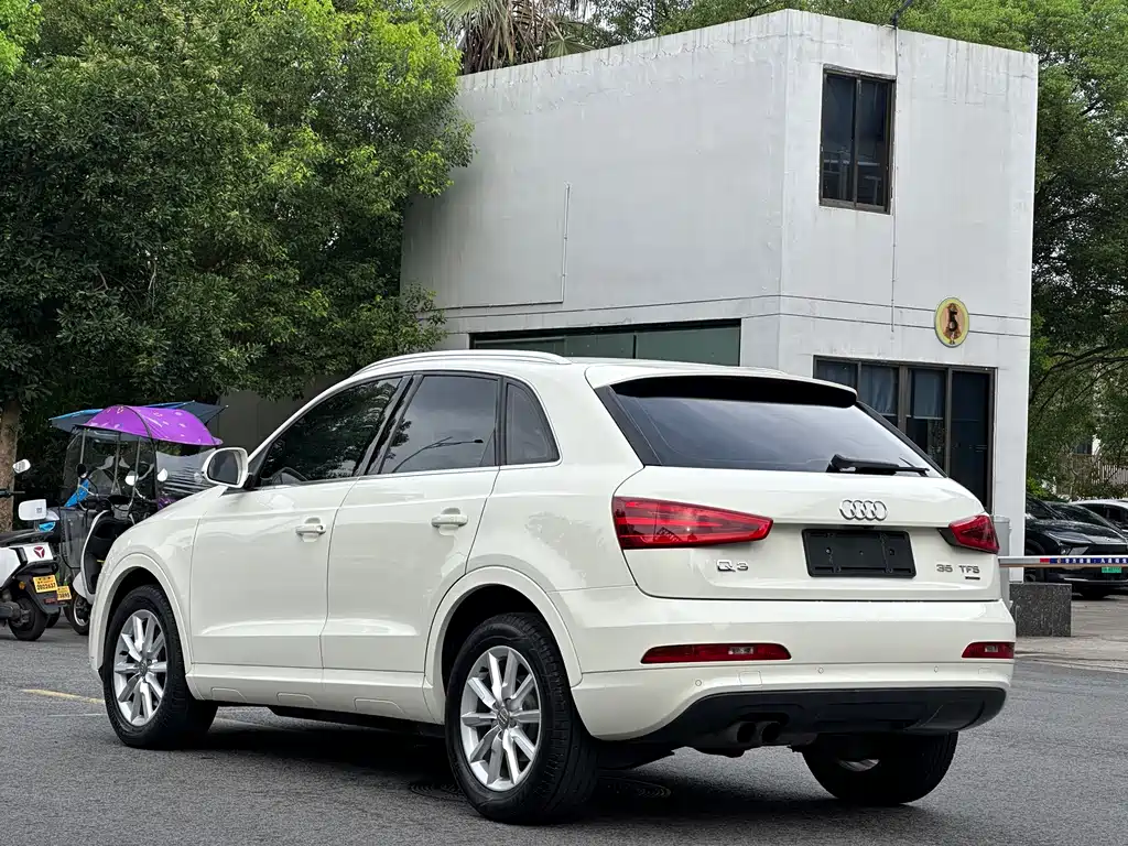 Audi Q3 40 TFSI quattro Luxury
