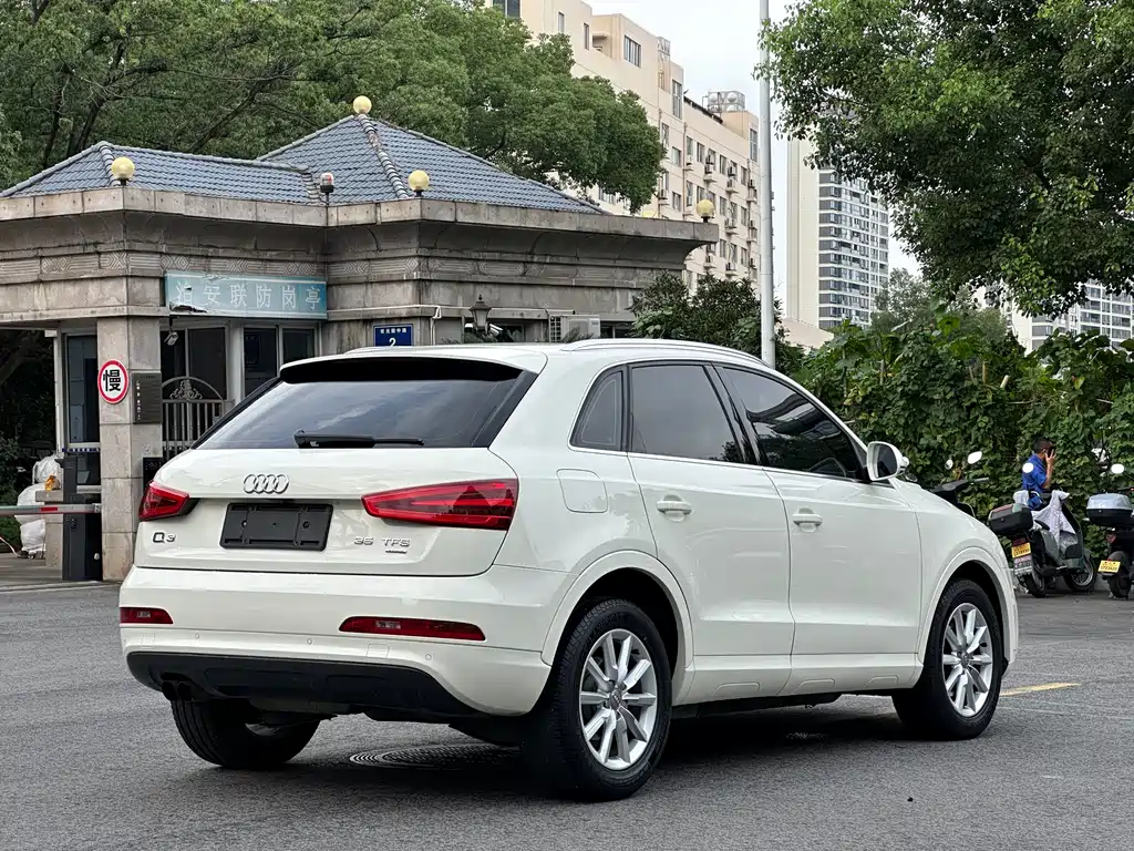 Audi Q3 40 TFSI quattro Luxury