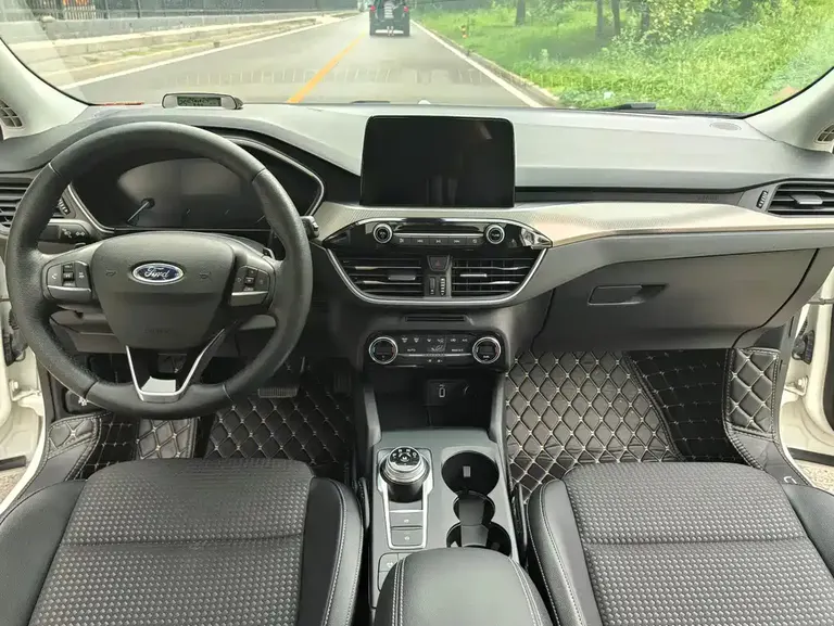 Ford Focus Hatchback EcoBoost 180 Auto Sharp Trend