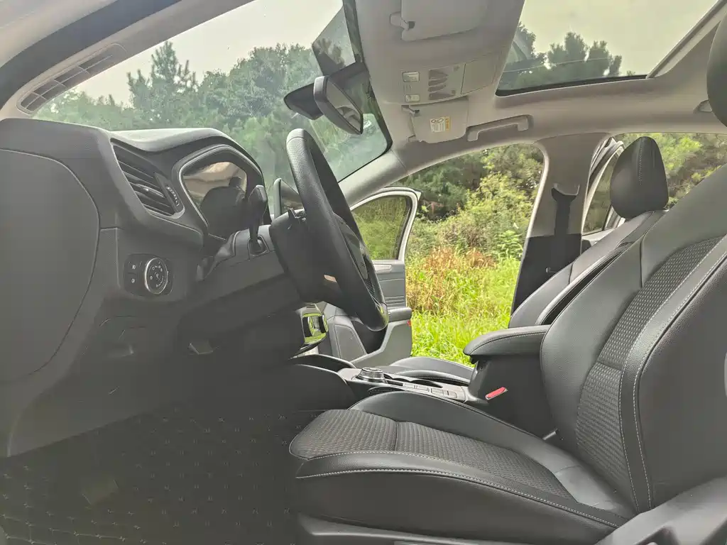 Focus Hatchback EcoBoost 180 Auto Sharp Trend