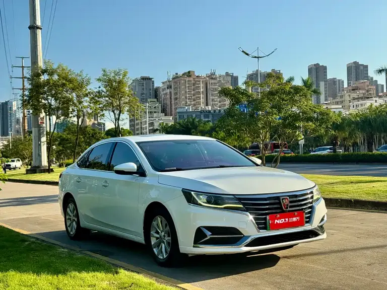 Roewe i6 NEV 45 T Hybrid Connected Smart Enjoyment