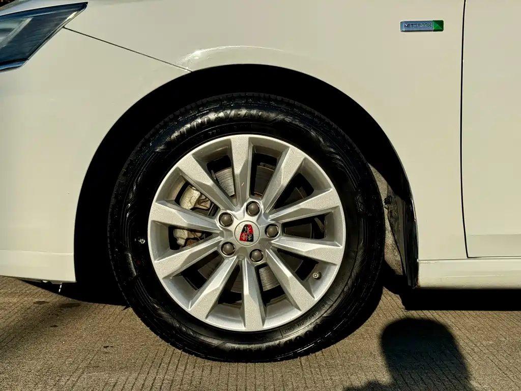 Roewe i6 NEV 45 T Hybrid Connected Smart Enjoyment