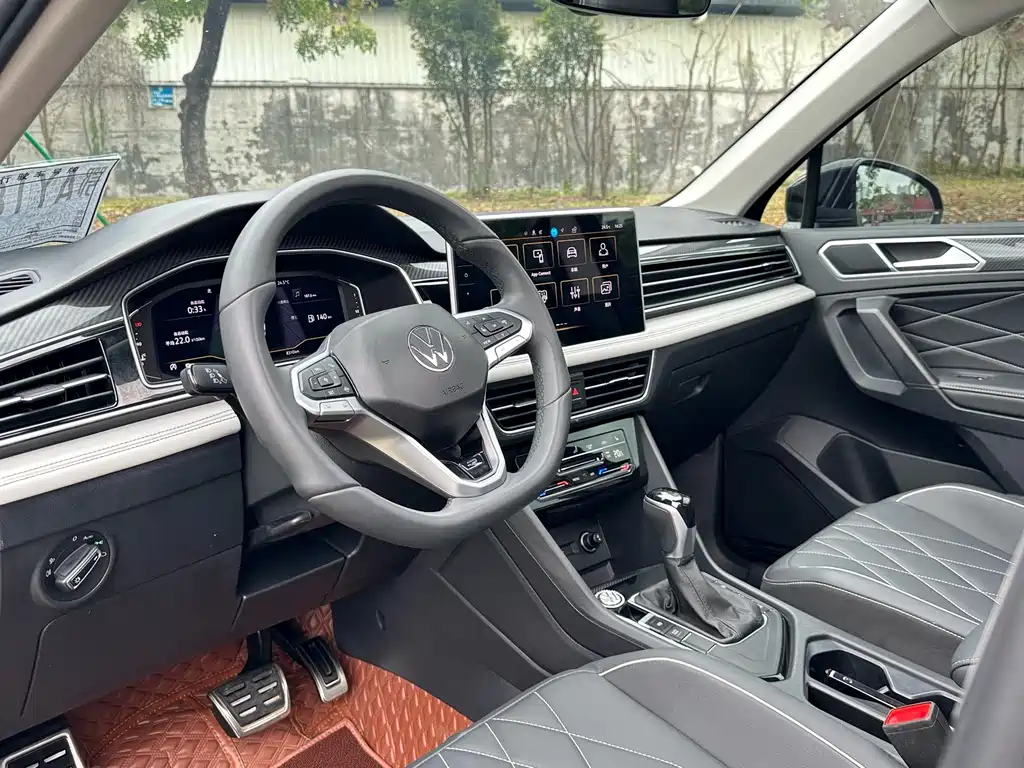 Tiguan L 330 TSI Auto 2 WD R-Line Premium