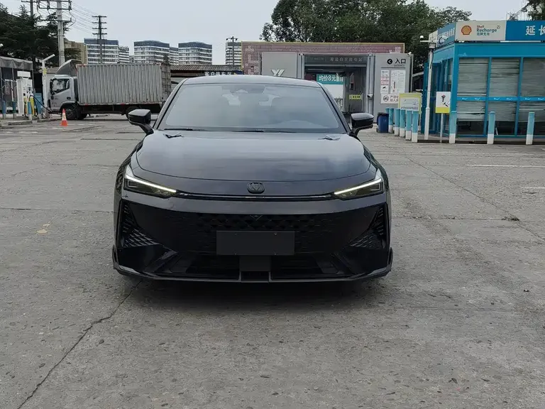 Changan UNI-V 1.5 T Distinguished Sport