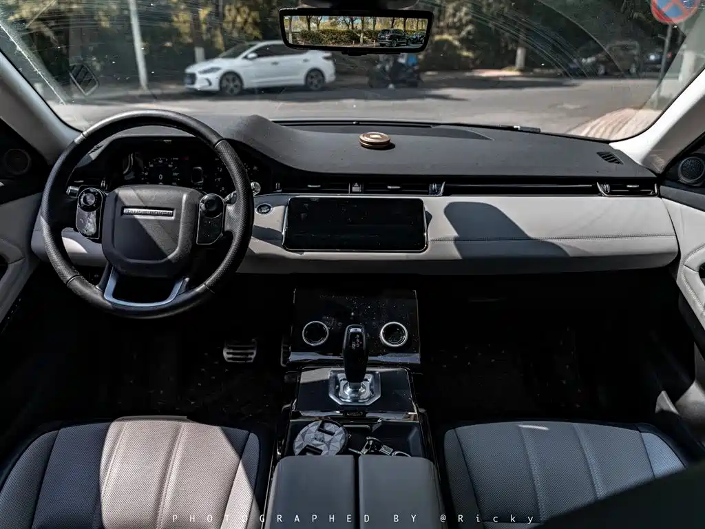 Range Rover Evoque 249 PS R-DYNAMIC SE Sport Tech