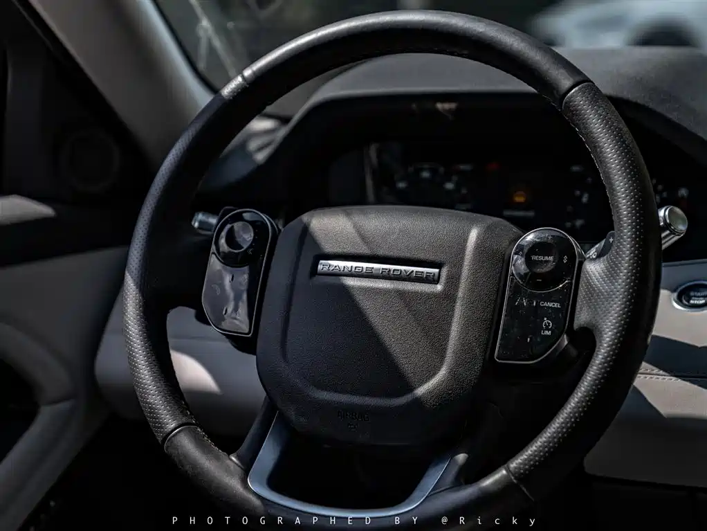 Range Rover Evoque 249 PS R-DYNAMIC SE Sport Tech