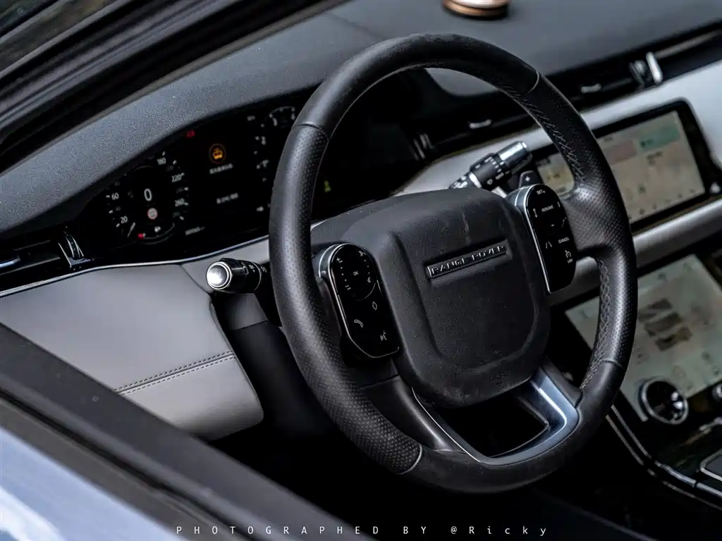 Range Rover Evoque 249 PS R-DYNAMIC SE Sport Tech