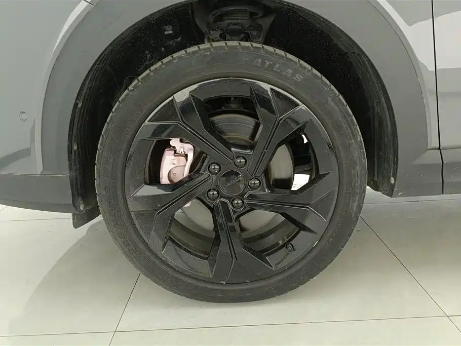 Lynk & Co 06 Remix 1.5 T Power Halo