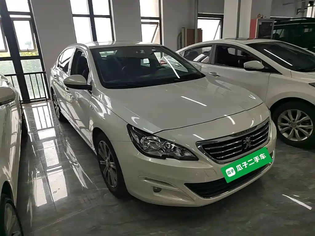 Peugeot 408 1.2 T Auto Luxury