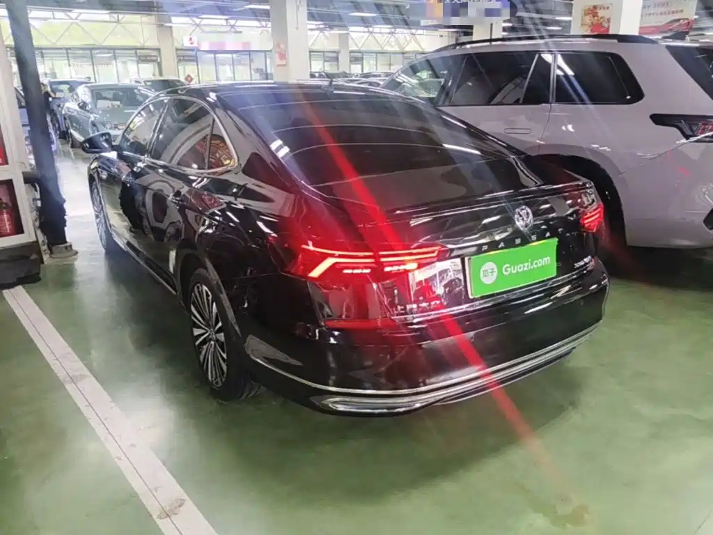 Passat 330 TSI Luxury CN-V