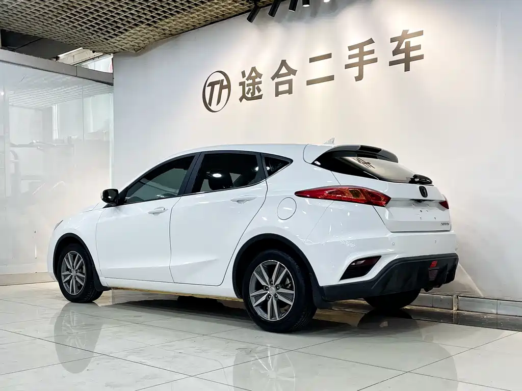 Eado XT 1.6 L Manual Handsome Cool