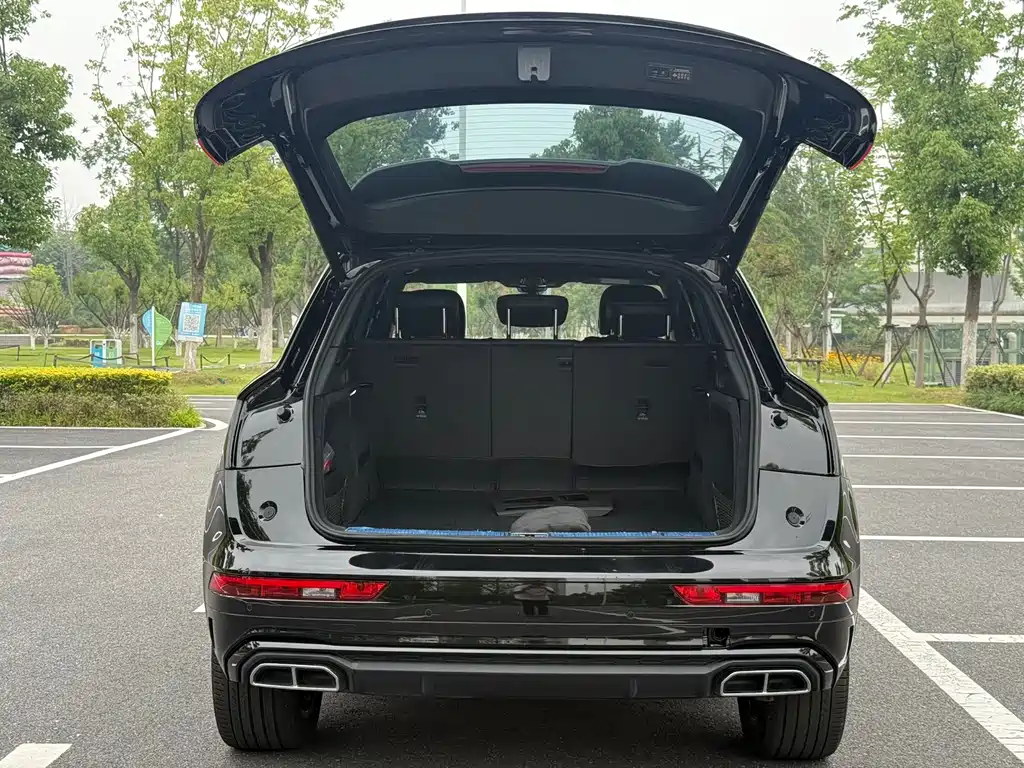 Audi Q5 L 45 TFSI Luxury Dynamic