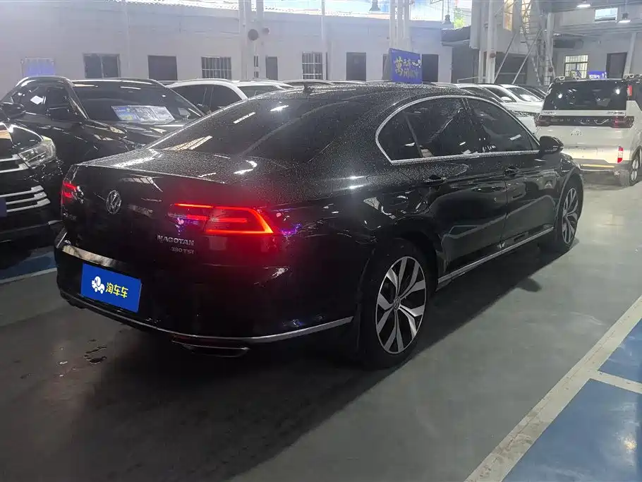 Magotan 380 TSI DSG Distinguished