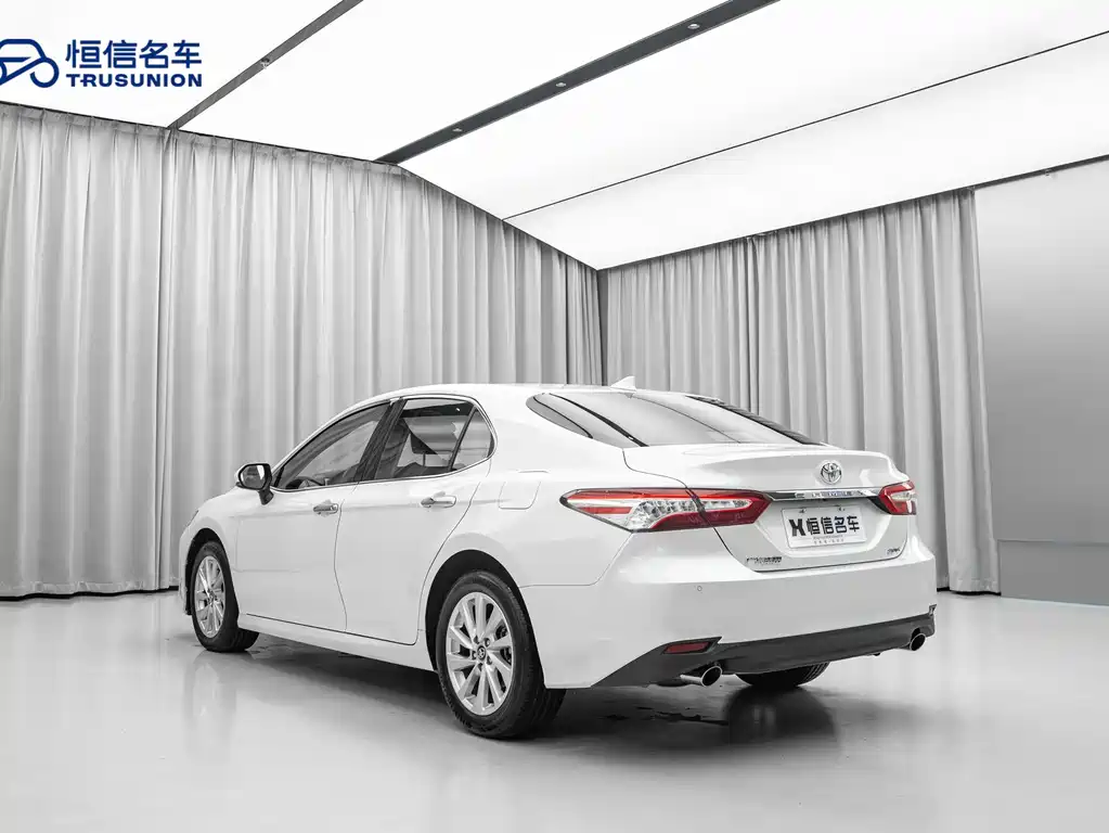 Camry 2.0 G Luxury