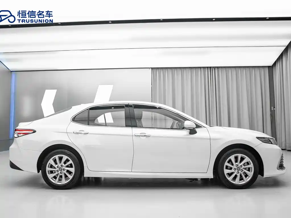 Camry 2.0 G Luxury