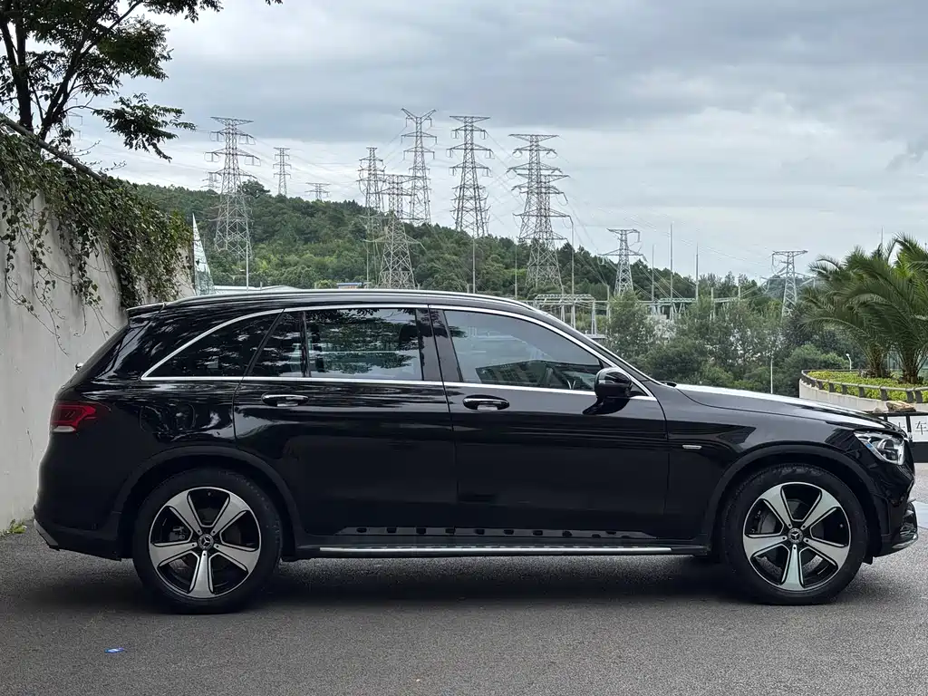 Mercedes-Benz GLC Facelift GLC 300 L 4 MATIC Dynamic Premium Collection