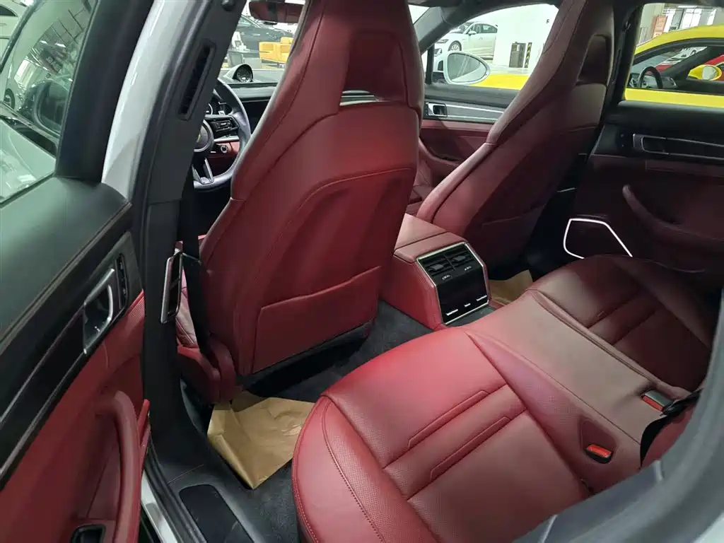Panamera NEV Facelift Panamera 4 E-Hybrid Platinum 2.9 T