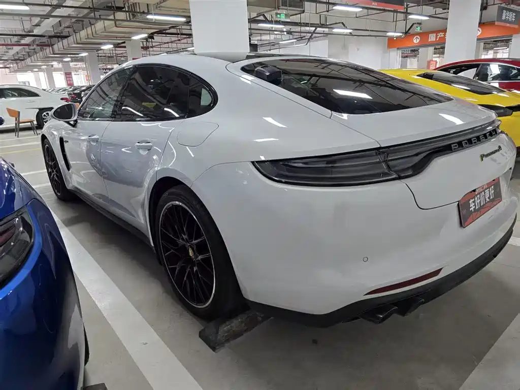 Panamera NEV Facelift Panamera 4 E-Hybrid Platinum 2.9 T