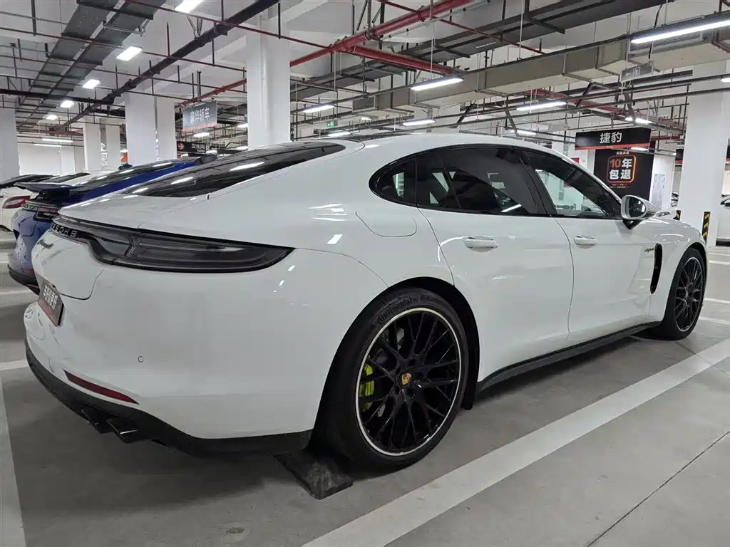 Panamera NEV Facelift Panamera 4 E-Hybrid Platinum 2.9 T