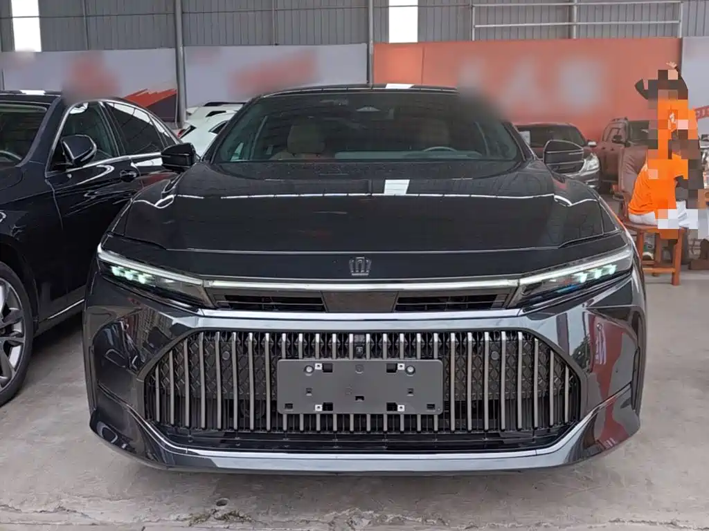 Crown (Import) 2.5 L Supreme
