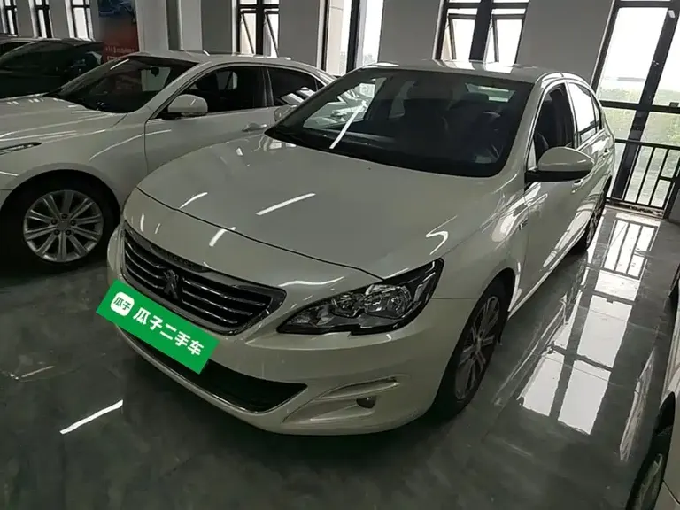 Peugeot 408 1.2 T Auto Luxury