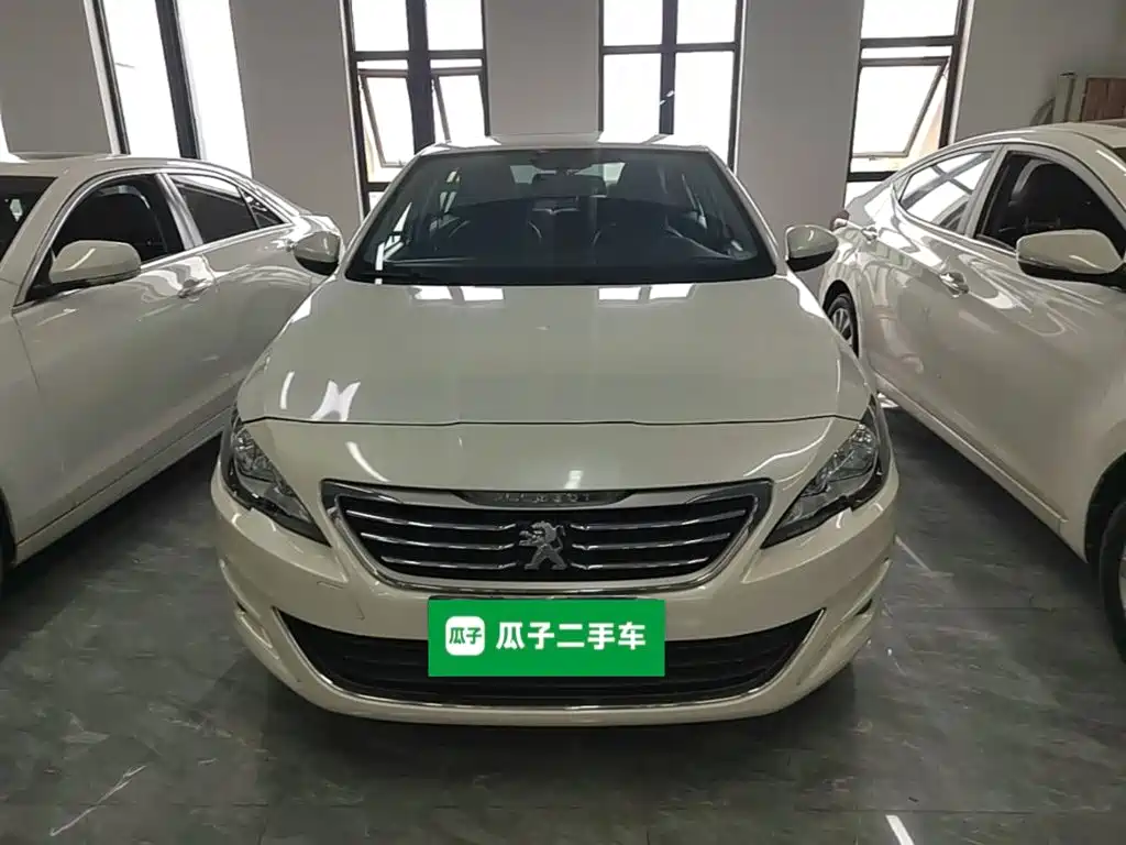 Peugeot 408 1.2 T Auto Luxury