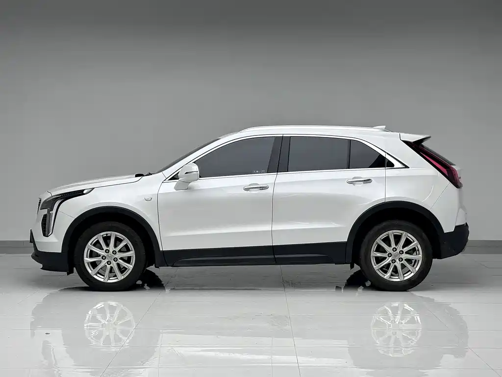 Cadillac XT4 28 T 2 WD Tech