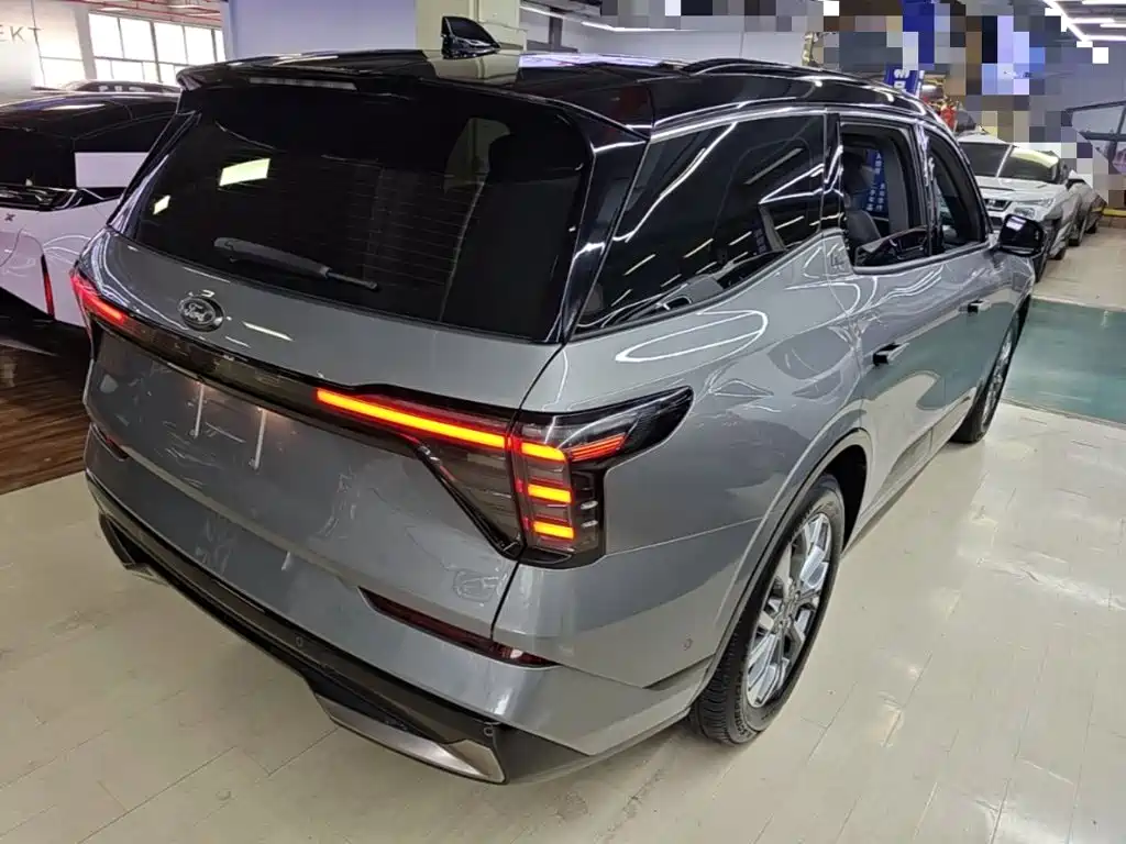 Edge Edge L 2.0 T EcoBoost 4 WD 7-seat Supreme