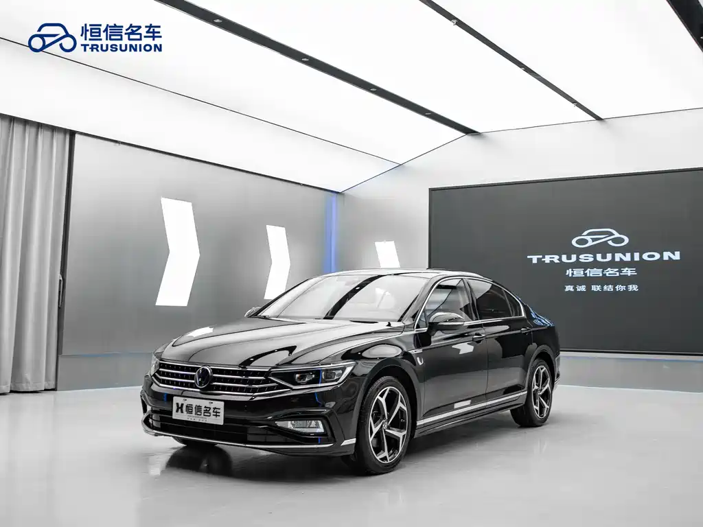 Magotan 200 10 K Commemorative 330 TSI DSG Luxury