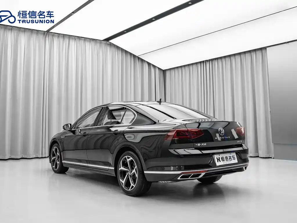 Magotan 200 10 K Commemorative 330 TSI DSG Luxury