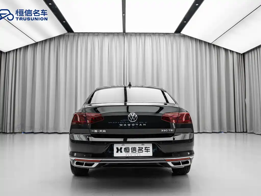 Magotan 200 10 K Commemorative 330 TSI DSG Luxury