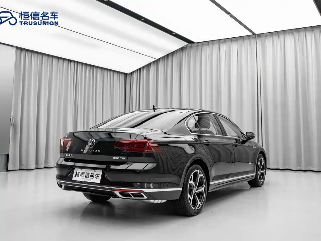 Magotan 200 10 K Commemorative 330 TSI DSG Luxury
