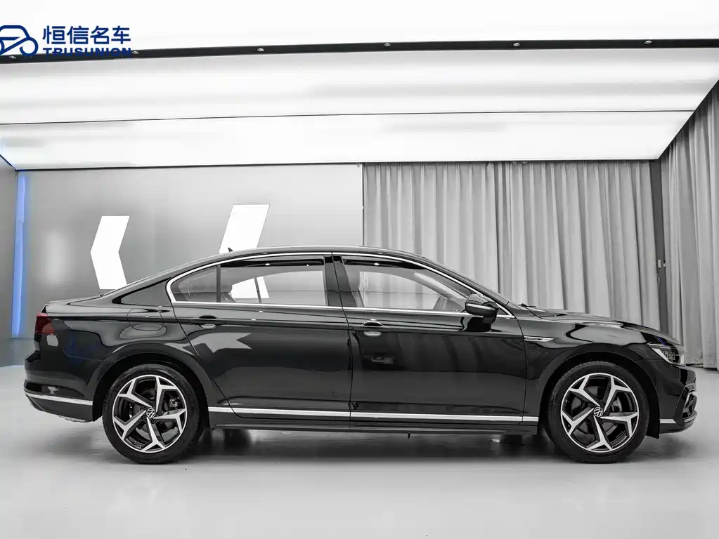 Magotan 200 10 K Commemorative 330 TSI DSG Luxury