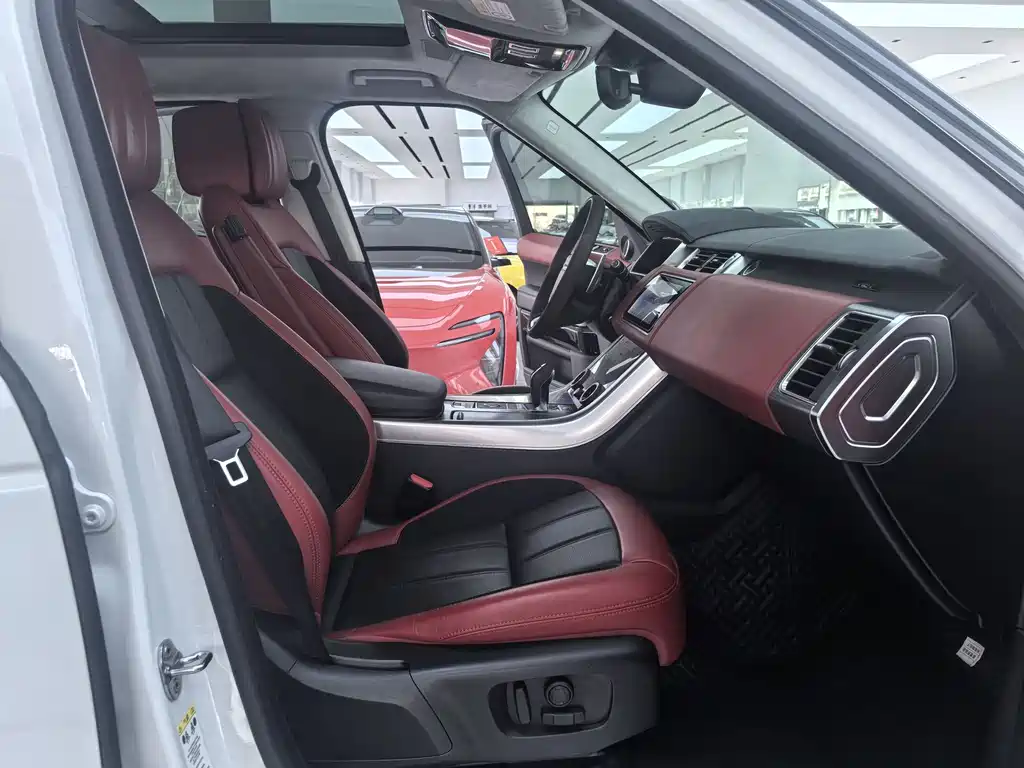 Range Rover Sport 3.0 L6 HST