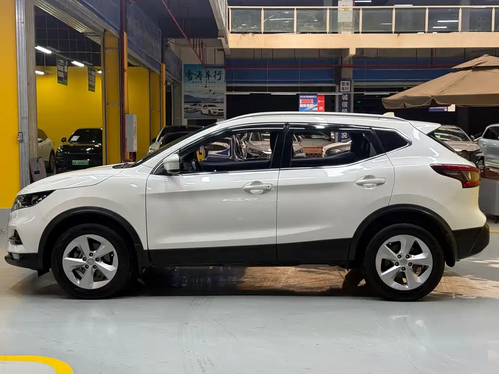 Qashqai 2.0 L CVT Smart Enjoyment