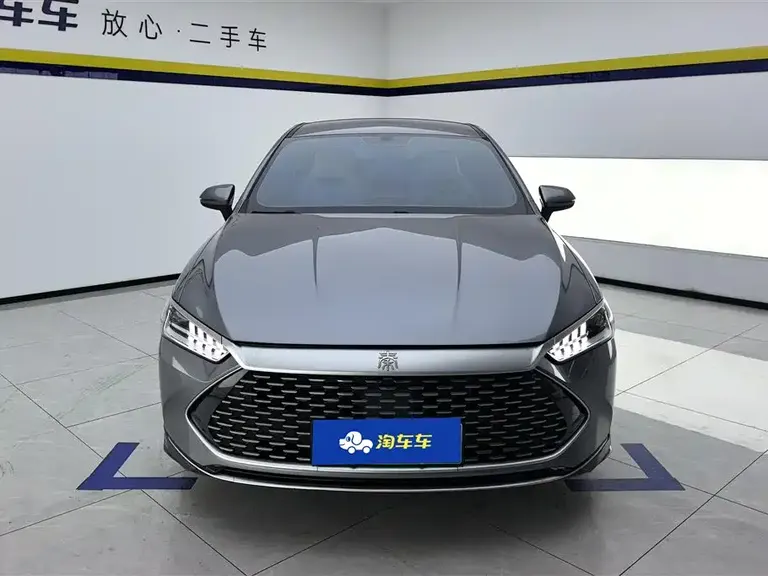 BYD Qin PLUS Glory DM-i 55 KM Leading