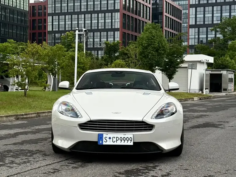 Aston Martin DB9 6.0 L Coupe