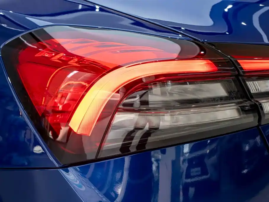 Ghibli 2.0 T Sharp Edge