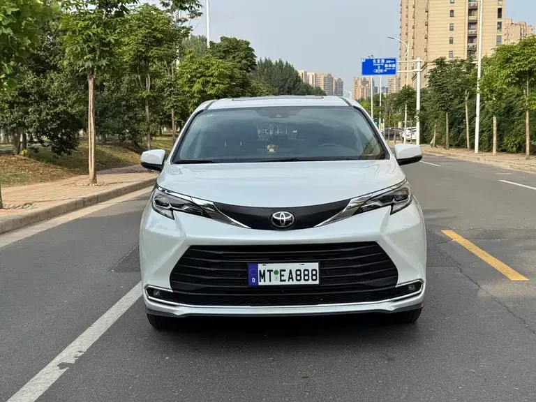 Toyota Sienna 2.5 L Hybrid Comfort