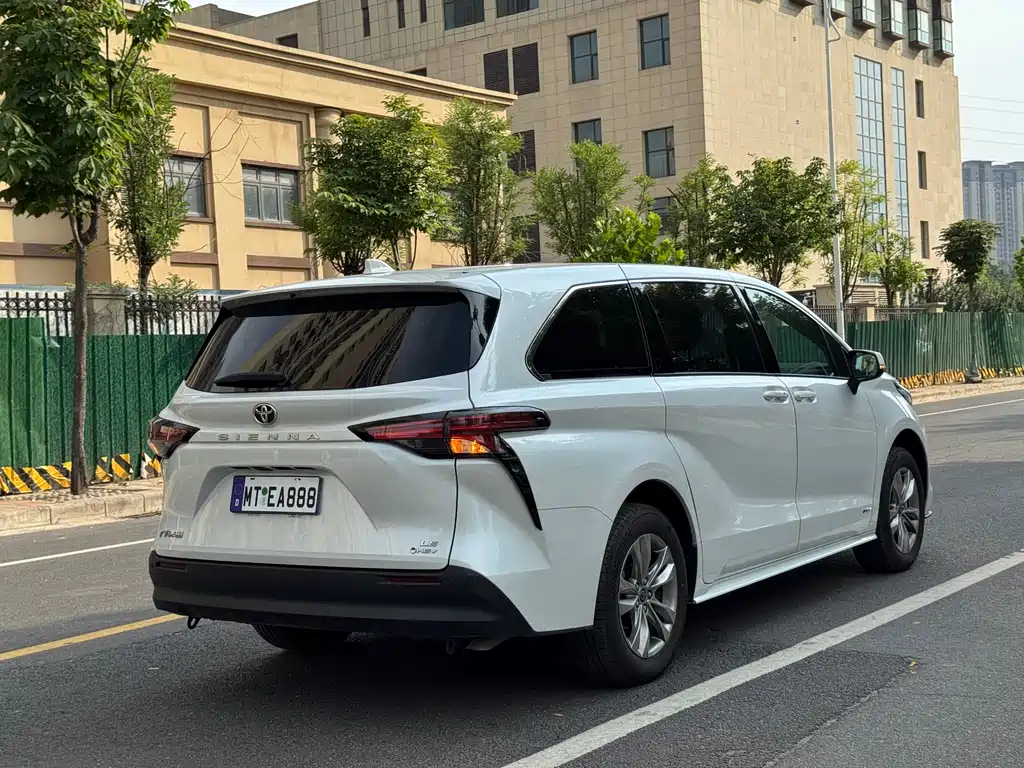 Sienna 2.5 L Hybrid Comfort