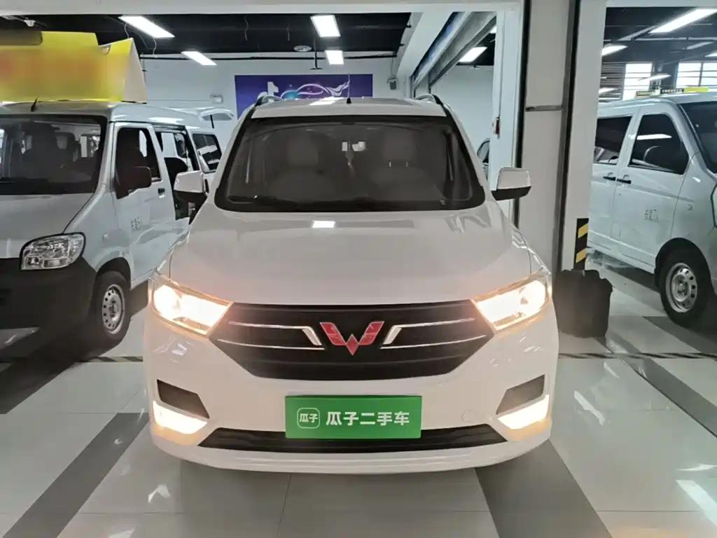 Wuling Hongguang Facelift 1.5 L S Comfort Electric Assist LAR