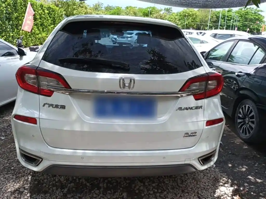 Avancier 240 TURBO 2 WD Premium