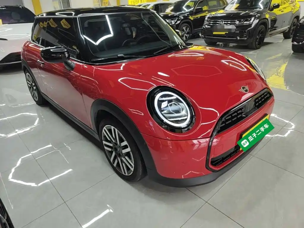 MINI MINI 2025款 1.5 T COOPER 经典派 三门版
