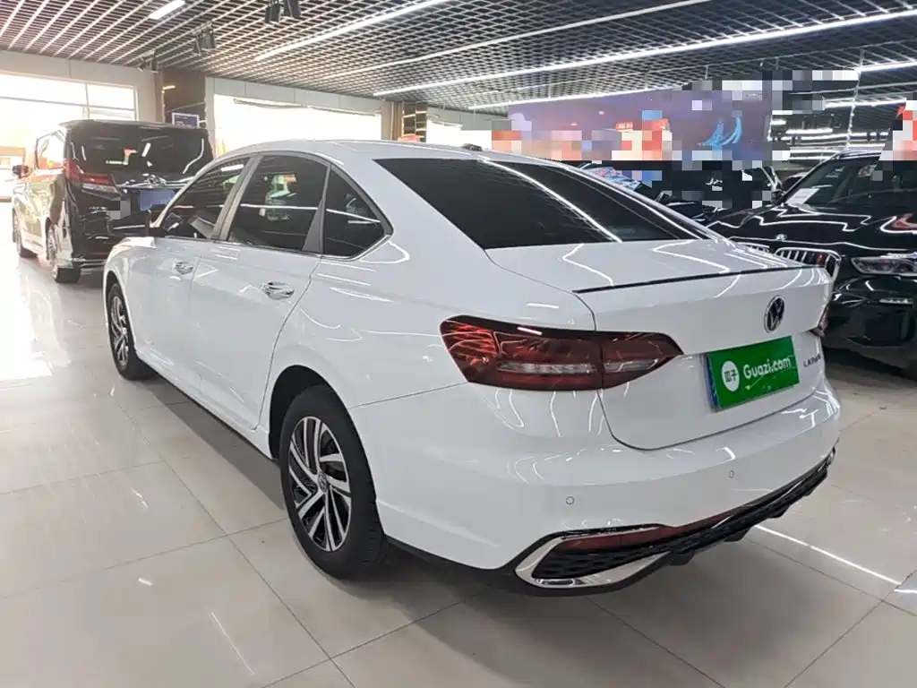 Lavida 300 TSI DSG Starry Sky Leading