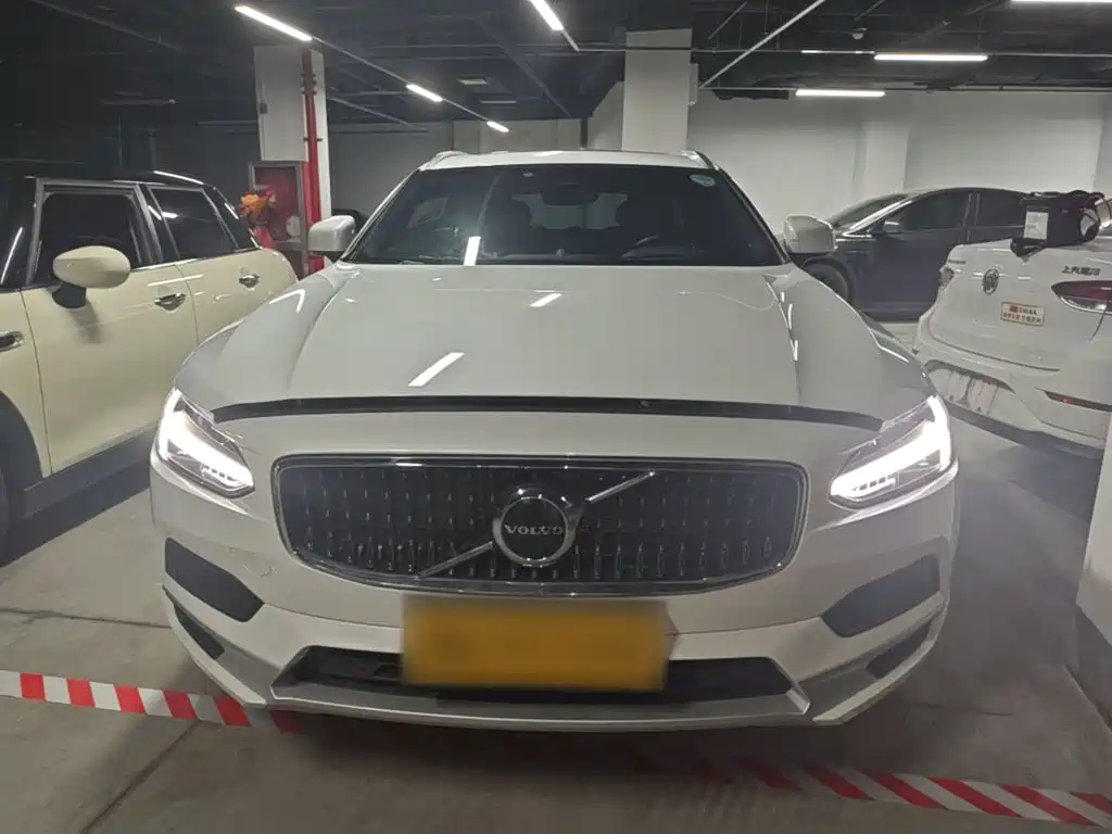 Volvo V90 沃尔沃V90 2022款 Cross Country B5 AWD 智远版