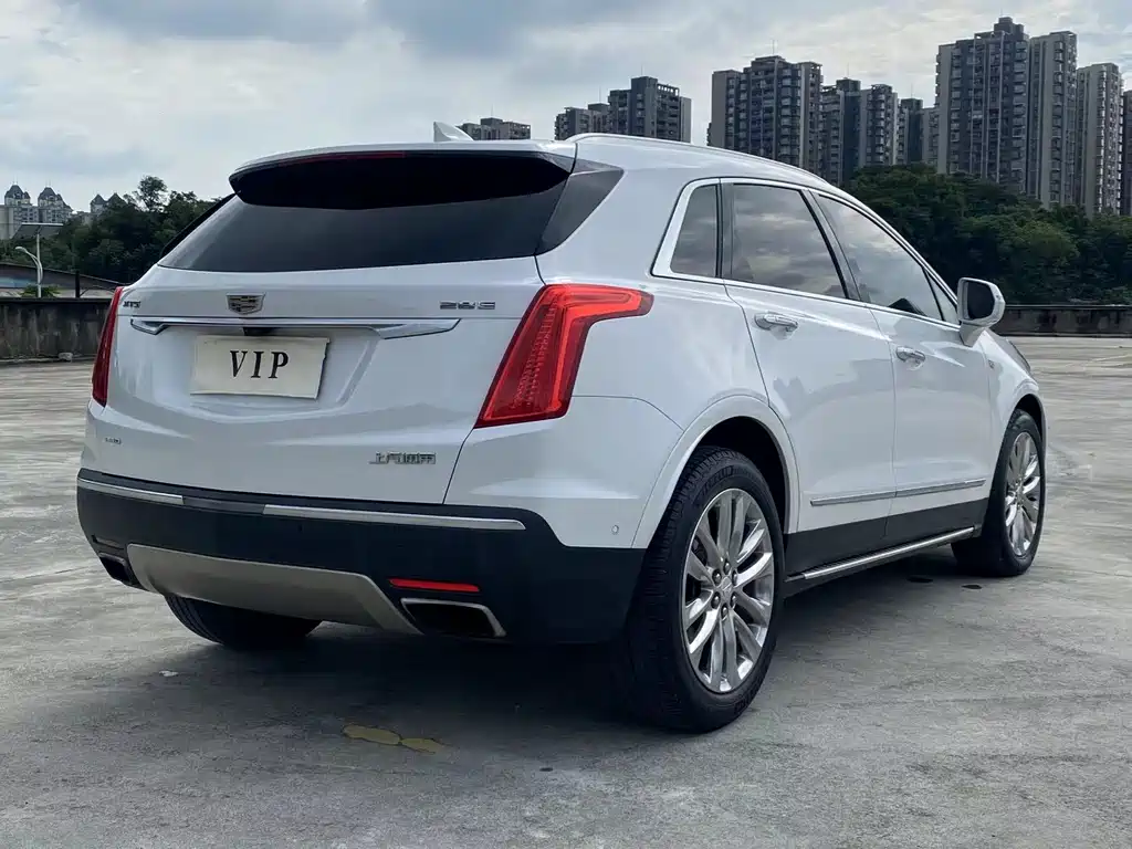 Cadillac XT5 28 E 4 WD Platinum