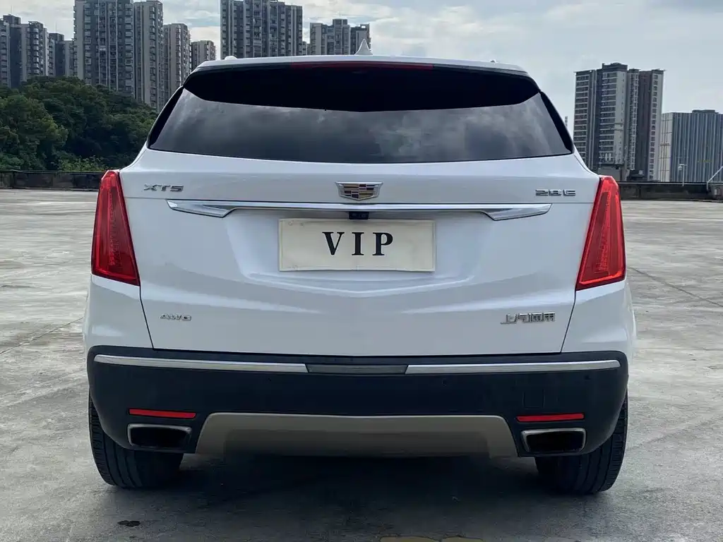 Cadillac XT5 28 E 4 WD Platinum