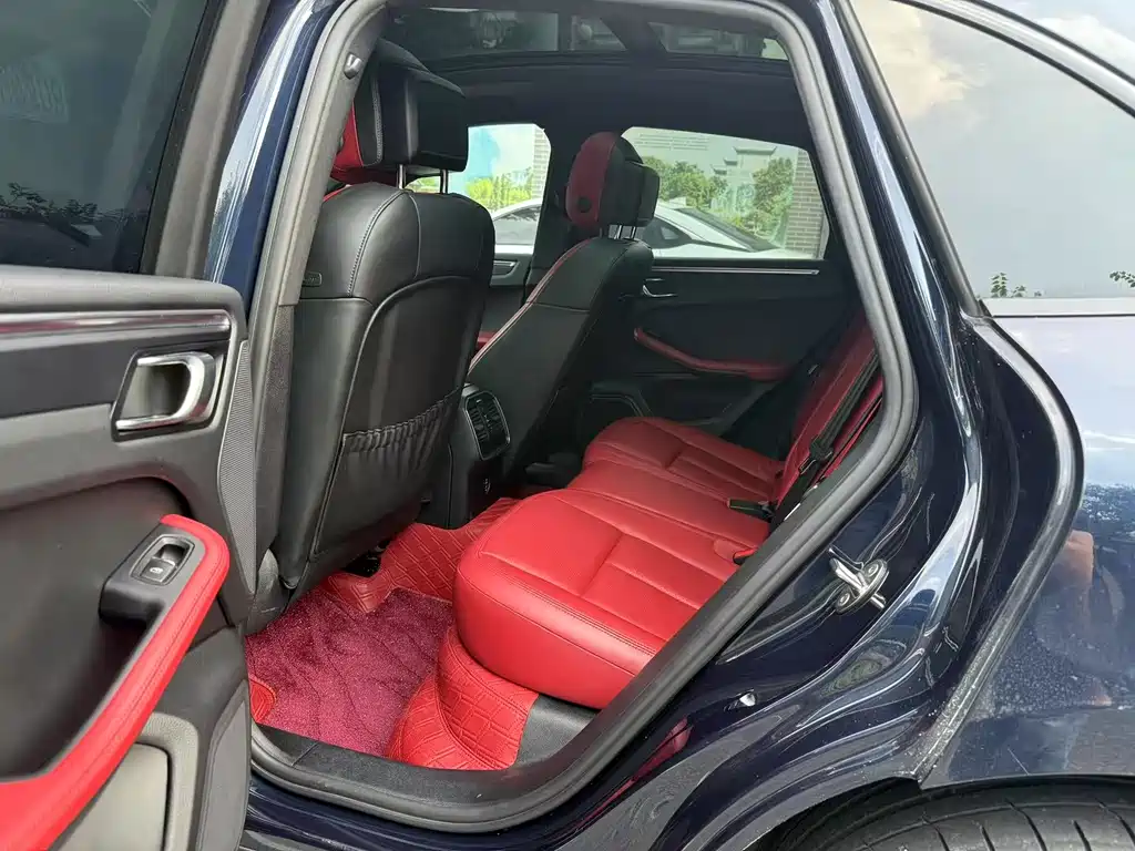 Macan Macan 2.0 T