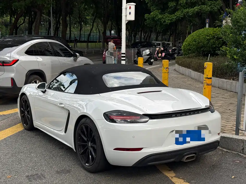 Porsche 718 Boxster 2.0 T